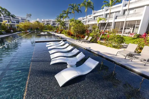 VELA-Fabulous Multi-Level Condo for Long-Term Lease