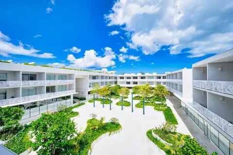 HOT NEW LISTING - Heart of Seven Mile Beach - Grove TOO Condo