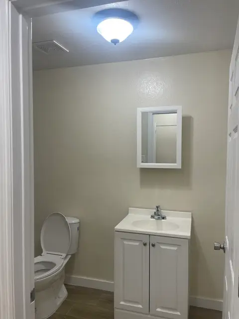 Studio In 251 Marina Drive Prospect For Rent