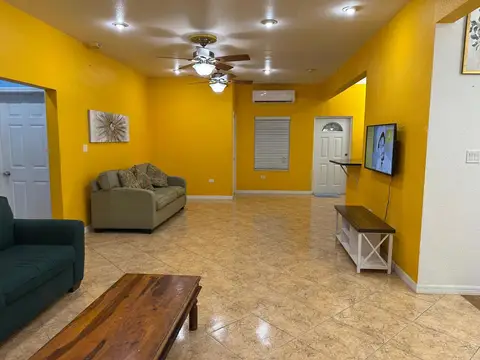 3 bedrooms house to rent
