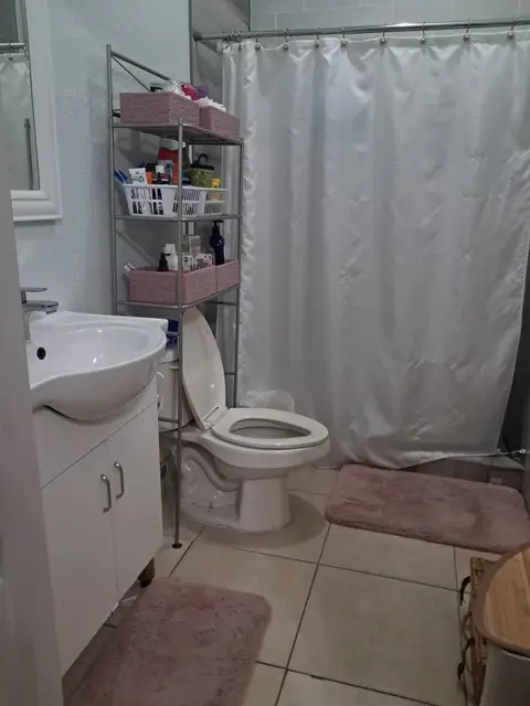 🏡 Roommate Wanted – Studio Apartment Share