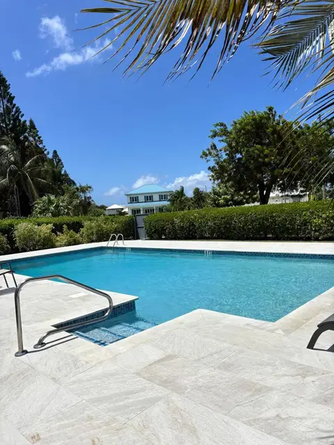 South Palms – 2 Bed 2.5 Bath Townhouse – Available 15th May 2026