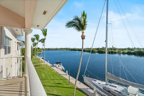 Incredible Views At Waterways - Just Renovated