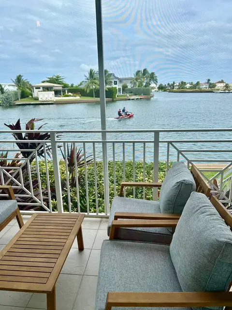One Bedroom Canal Front spacious