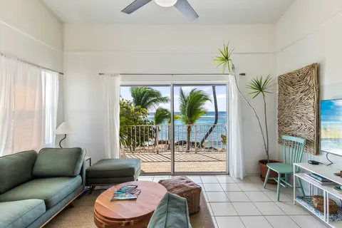 Moon Bay / Bodden Town short term vacation condo