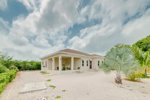 CENTURY 21 | 3 BED, SINGLE FAMILY HOME IN LOWER VALLEY