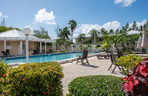 Seven Mile Beach 2-bed 2.5-bath on 2-levels Available Now