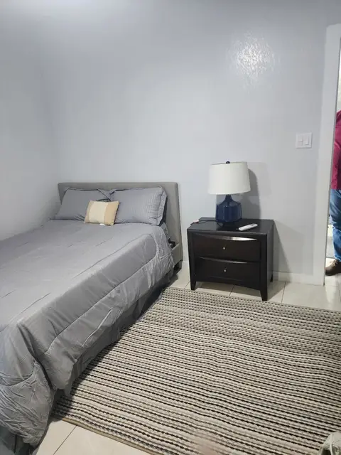 Newly renovated one bedroom available in Bodden Town