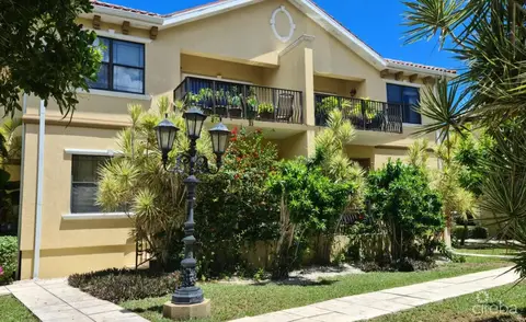 Available Now: Lantern Point 2-Bedroom Condo w amazing amenities!