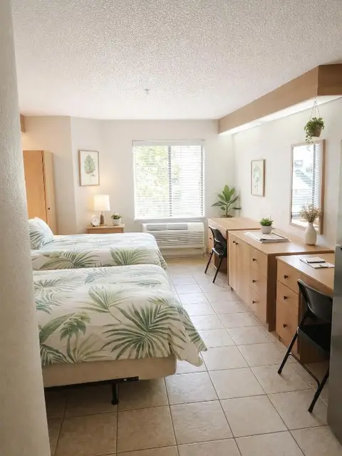 All-inclusive on West Bay rd. Steps from SMB