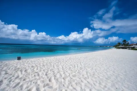 Peaceful Studio | Steps to Beach & Snorkeling - SHORT TERM ONLY - View Local rates NOW!