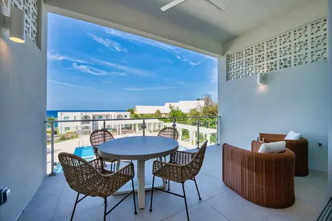 Sunset Point - Elegance Redefined - SHORT TERM ONLY - View Local rates NOW!