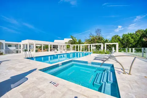 Sunset Point: Chic Meets Luxury - SHORT TERM ONLY - View Local rates NOW!