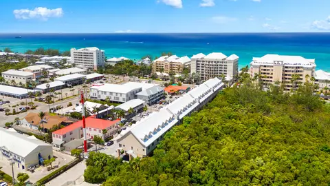 FOR SALE: 2 Bed 1.5 bath Condo, Seven Mile Corridor