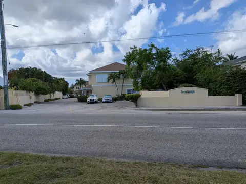 SIESTA GARDENS UNIT FOR SALE BY OWNER