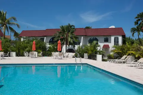 2 bedroom apartment for rent (Prime Location)