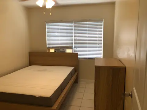 Convenient 2 bedroom 1 bathroom, George Town #42