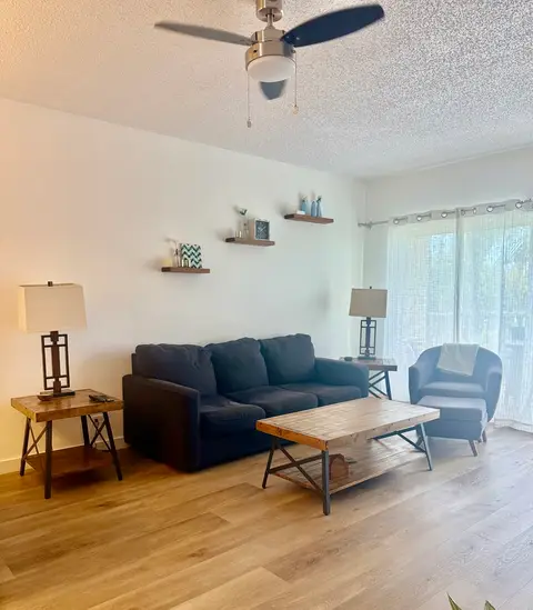 Plantation Village - 2BED/2BATH - Available June 1st