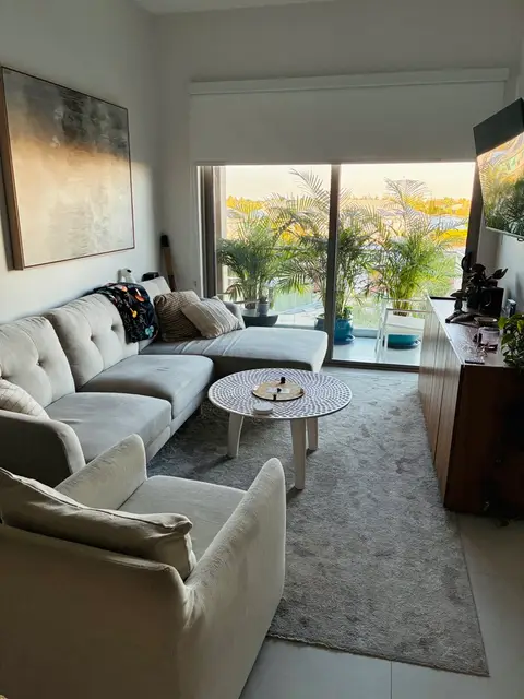 Harbour Walk 1 bed plus den