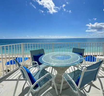 CENTURY 21 | CAYMAN REEF | OCEANFRONT CONDO | 1 BED/1 BATH ALL INCLUSIVE | 6 MONTHS RENTAL