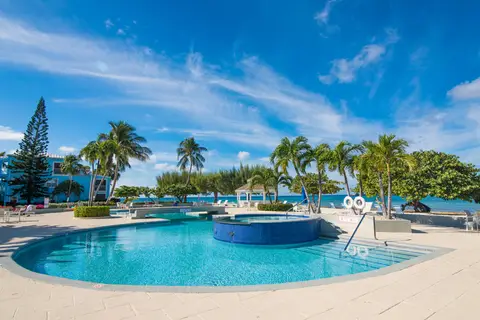 Prime Seven Mile Beach Location – Fully Furnished Condos (Short-Term Rental)