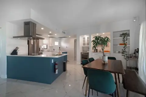 Cozy 2 Bed, 2 Bath Getaway in George Town