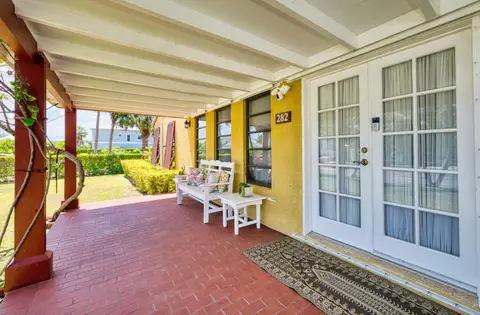 Snug Harbour family home!