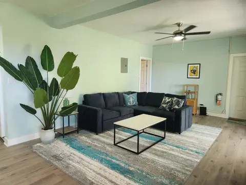 CENTURY 21 | MOON BAY - 3 BED SHORT/LONG TERM RENTAL