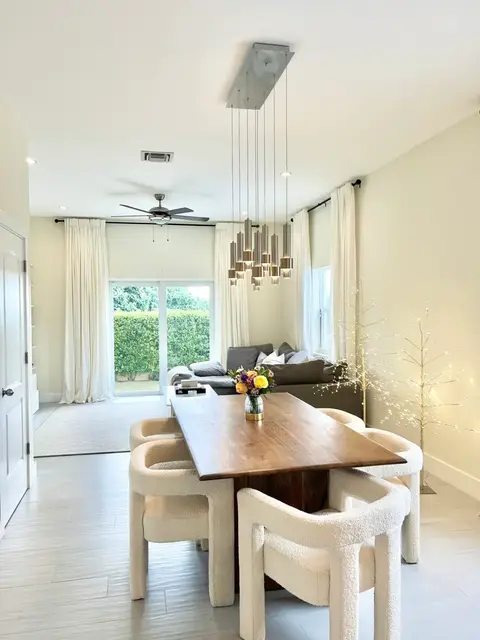 🌴 Modern Poolside Living in Spotts | Furnished End Unit | Move-In Ready 🌴