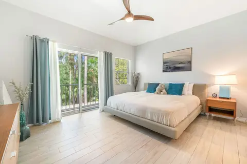 Stunnning 2 bed 2.5 bath @ Southampton Gardens