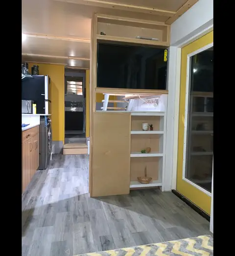 2 bed apt for rent