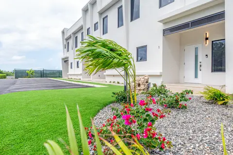 (Sale Pending) CENTURY 21 | LAVANIA COURT - GATED - LARGE 2 BED 2 BATH TOWNHOMES