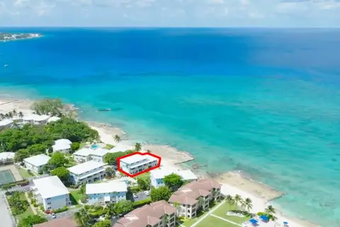 7mile Beachfront! 3 bedroom family beach condo - SHORT TERM ONLY - View Local rates NOW!