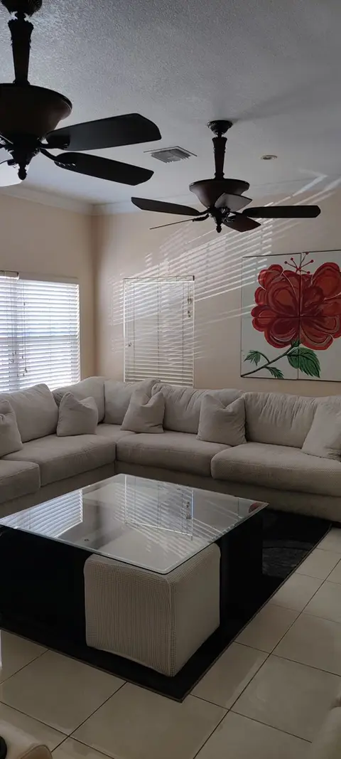 One bedroom/with own bathroom for rent in a house