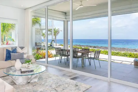 Luxury 3 Bedroom Waterfront Condo in Paradise - SHORT TERM ONLY - View Local rates NOW!