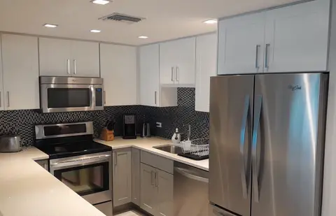 LIME TREE BAY APARTMENT 2B/2B