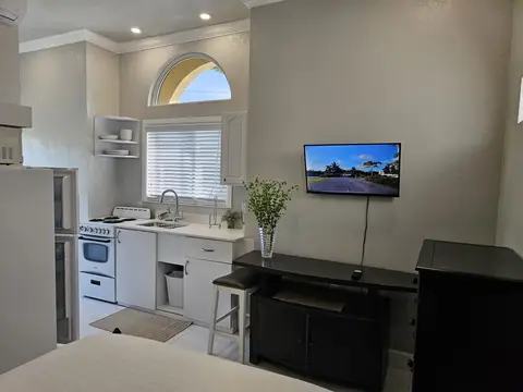To Rent in Beach Bay