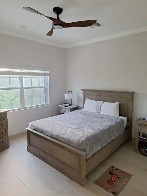 Large Room in 2 bedroom 2.5 Bathroom House