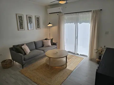 Spacious 1 Bed 1.5 Bath, West Bay