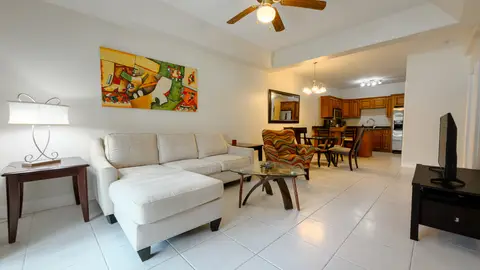 (Sale Pending) Valencia Heights 2 Bed