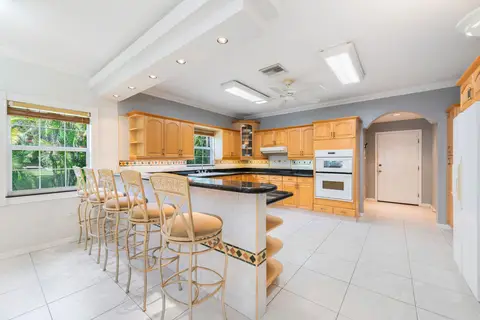 CENTURY 21 | 75 MIDSUMMER DRIVE SINGLE FAMILY HOME