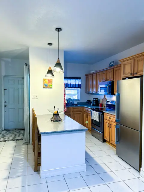 SPACIOUS 2 BED / 1 BATH