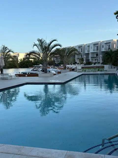 1 Bed/1Bath - Utilities Included - Ocean View - KYD 2,750 with Boat Dock