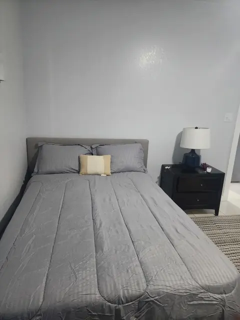 One bedroom apt available in Lookout Gardens