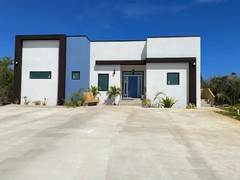 Elegant 4-Bedroom Residence for Sale in Savannah, Grand Cayman