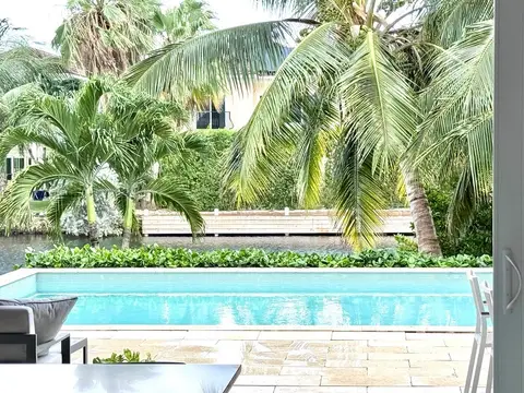 Private Crystal Harbour Waterfront Villa