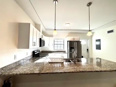 For Rent | 2 Bed 2 Bath with Private Garden