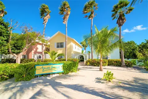 3 bed/2 bath - ocean front home in North Side