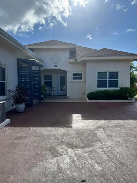 One Room available in a quiet 3 bedroom House in West Bay