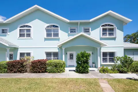 SECRET GARDEN - 2 BED/ 2.5 BA TOWNHOUSE FOR SALE - MOTIVATED SELLER/WILLING TO NEGOTIATE - Price Adjusted